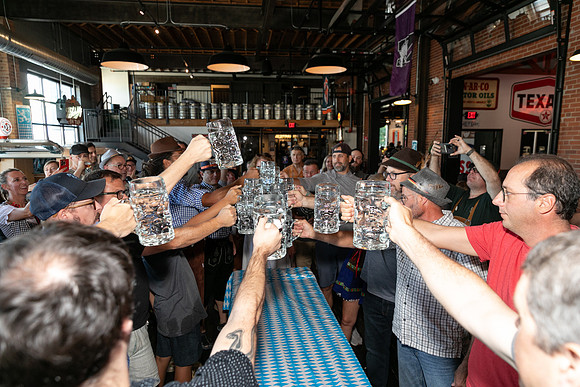 DCDB-Oktoberfest-178-20240921-DD4_6982