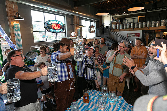 DCDB-Oktoberfest-205-20240921-DD4_7009