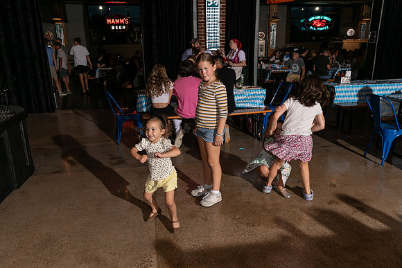 DCDB-Oktoberfest-357-20240921-DD4_7196