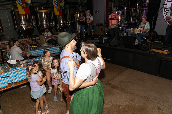 DCDB-Oktoberfest-397-20240921-DD4_7244