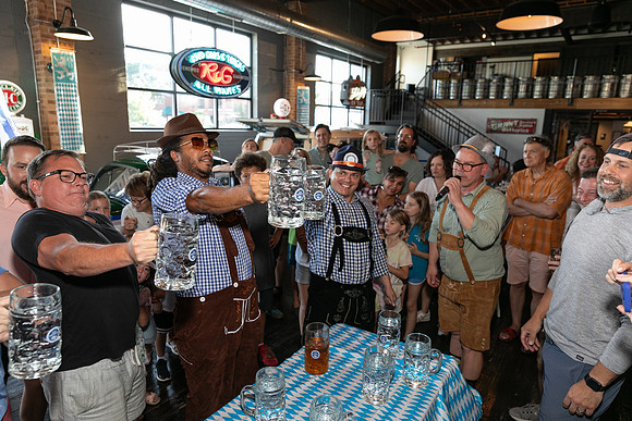 DCDB-Oktoberfest-207-20240921-DD4_7011