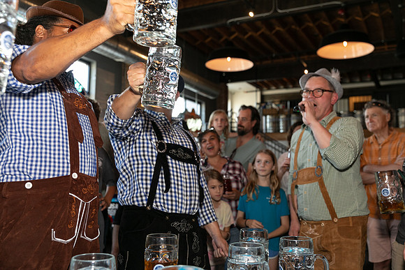 DCDB-Oktoberfest-208-20240921-DD4_7012