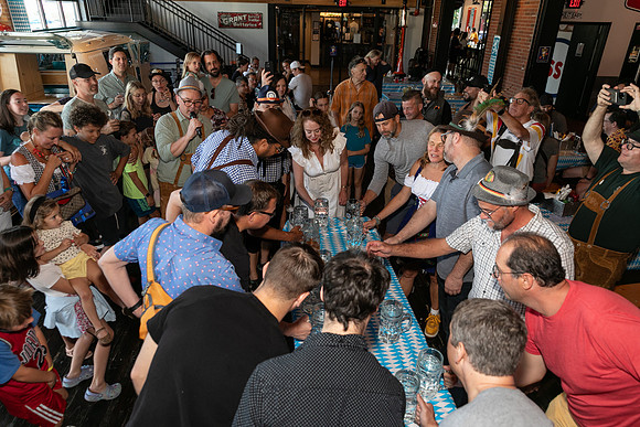 DCDB-Oktoberfest-175-20240921-DD4_6979