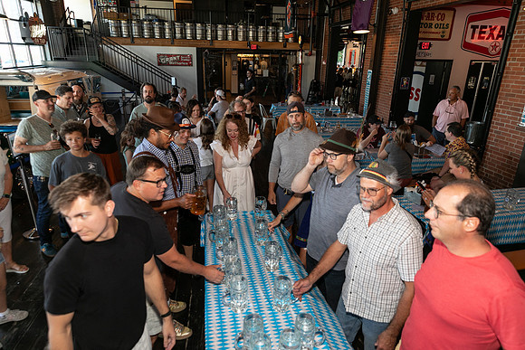 DCDB-Oktoberfest-171-20240921-DD4_6975