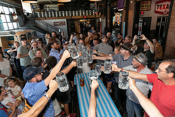 DCDB-Oktoberfest-180-20240921-DD4_6984