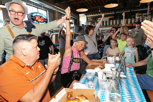DCDB-Oktoberfest-155-20240921-DD4_6957