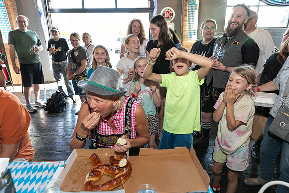 DCDB-Oktoberfest-84-20240921-DD4_6875