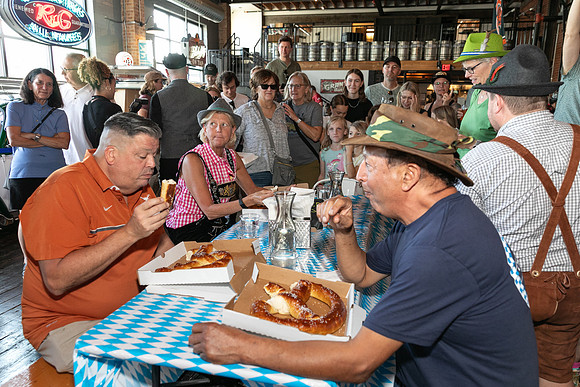 DCDB-Oktoberfest-99-20240921-DD4_6892