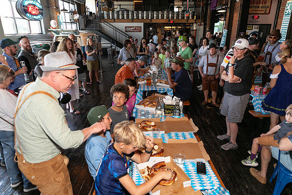 DCDB-Oktoberfest-131-20240921-DD4_6930