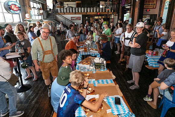 DCDB-Oktoberfest-130-20240921-DD4_6929