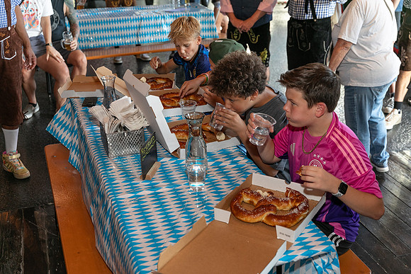 DCDB-Oktoberfest-92-20240921-DD4_6884