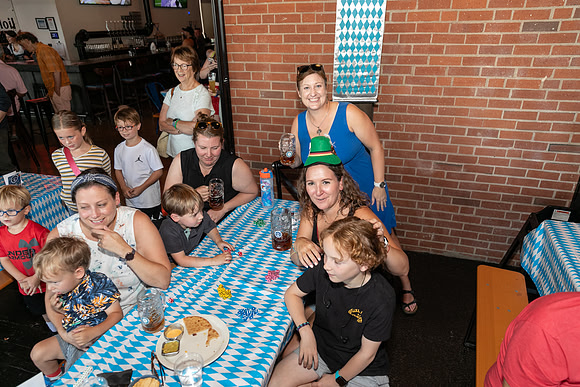DCDB-Oktoberfest-49-20240921-DD4_6836