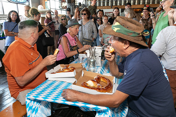 DCDB-Oktoberfest-98-20240921-DD4_6891
